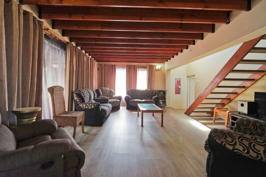 5 Bedroom Property for Sale in Winterstrand Eastern Cape